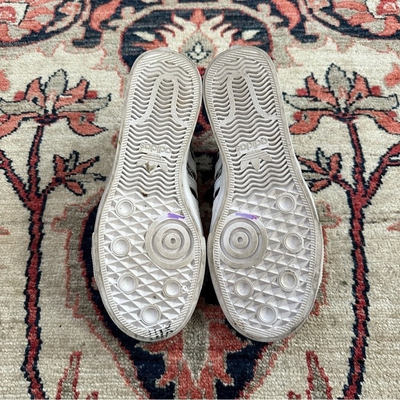 adidas x Disney Goofy Nizza in Black - Picture 13 of 15